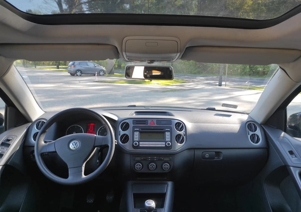 Volkswagen Tiguan cena 26500 przebieg: 284000, rok produkcji 2008 z Piła małe 106